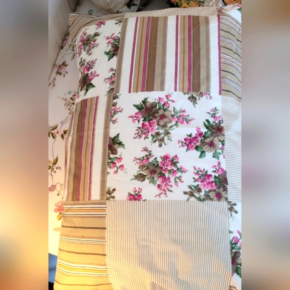 SOLD - VINTAGE Queen Sz 7pc Bedding Set - Picture 10 of 15